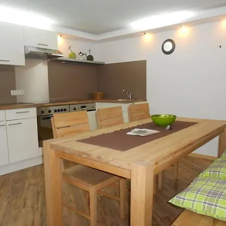 Alp Appartments Hotell *